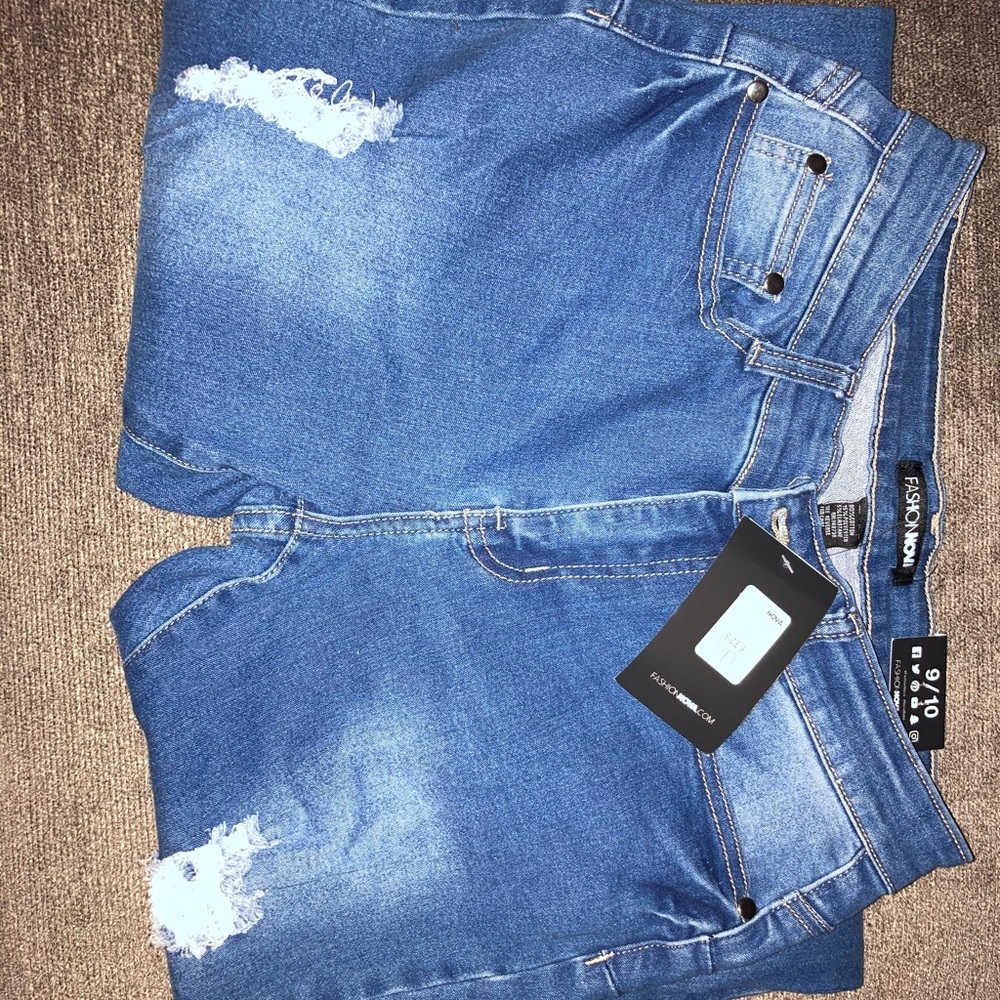 Brand New FashionNova Slightly Distressed Skinny Jeans